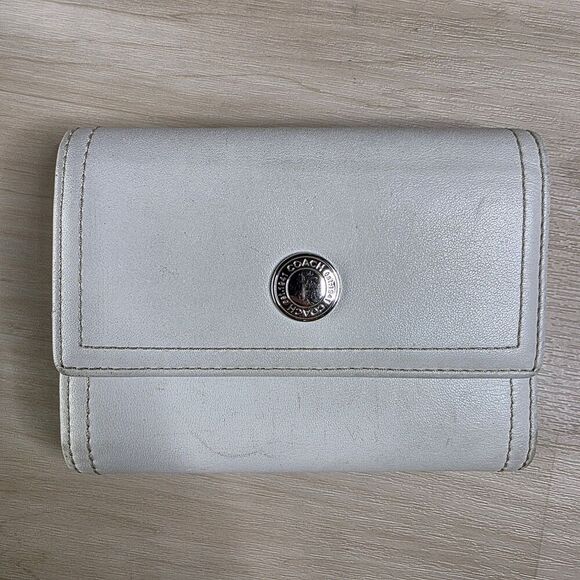 Coach Bifold Wallet White Leather Snap Closure - Picture 1 of 11